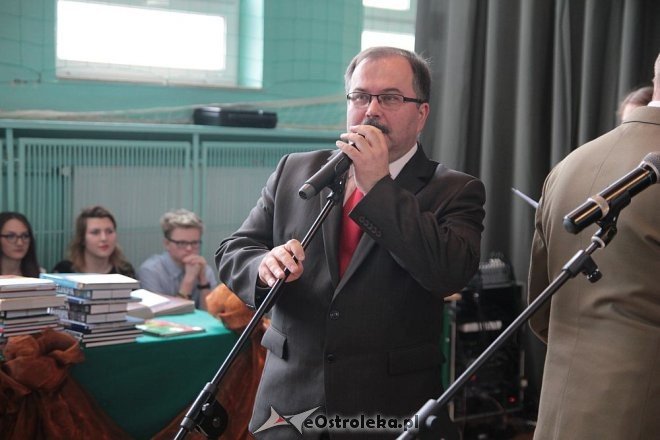 Wręczenie świadectw maturalnych w ostrołęckich szkołach średnich 29.04.2016] - zdjęcie #174 - eOstroleka.pl