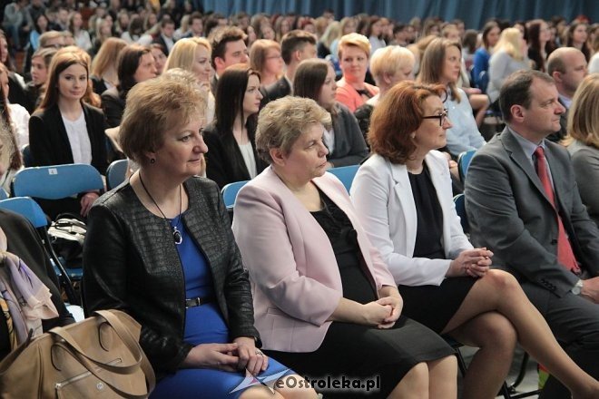 Wręczenie świadectw maturalnych w ostrołęckich szkołach średnich 29.04.2016] - zdjęcie #107 - eOstroleka.pl