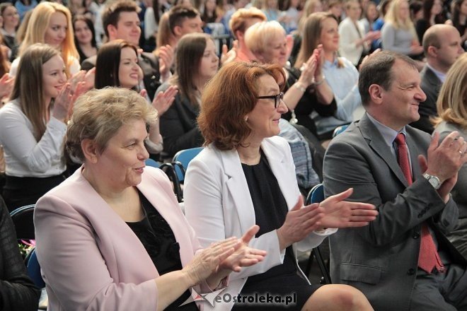 Wręczenie świadectw maturalnych w ostrołęckich szkołach średnich 29.04.2016] - zdjęcie #103 - eOstroleka.pl