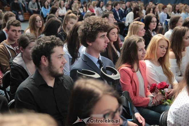 Wręczenie świadectw maturalnych w ostrołęckich szkołach średnich 29.04.2016] - zdjęcie #89 - eOstroleka.pl