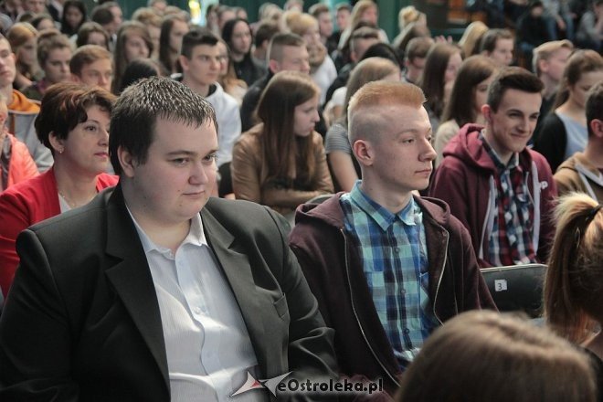 Wręczenie świadectw maturalnych w ostrołęckich szkołach średnich 29.04.2016] - zdjęcie #86 - eOstroleka.pl