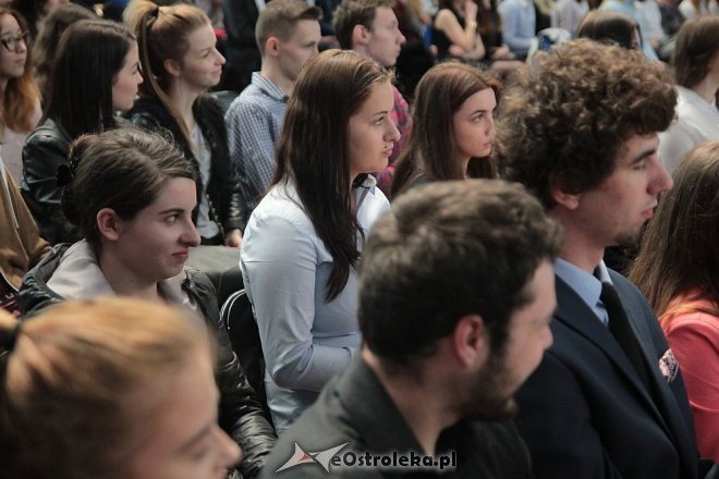 Wręczenie świadectw maturalnych w ostrołęckich szkołach średnich 29.04.2016] - zdjęcie #84 - eOstroleka.pl