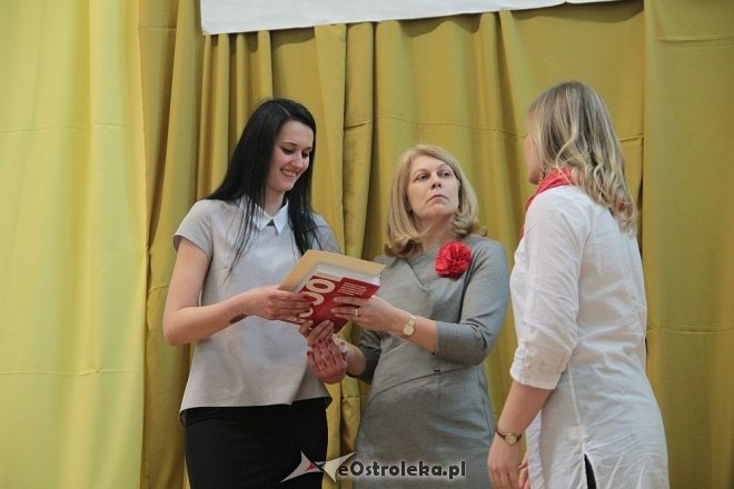 Wręczenie świadectw maturalnych w ostrołęckich szkołach średnich 29.04.2016] - zdjęcie #46 - eOstroleka.pl