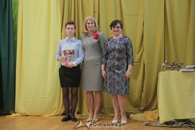 Wręczenie świadectw maturalnych w ostrołęckich szkołach średnich 29.04.2016] - zdjęcie #42 - eOstroleka.pl