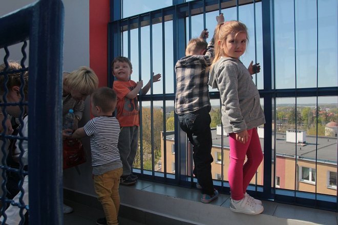 Przedszkolaki z „Krainy Misiów” na pouczającej wycieczce w Łomży [05.05.2016] - zdjęcie #52 - eOstroleka.pl
