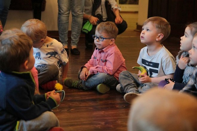 Przedszkolaki z „Krainy Misiów” na pouczającej wycieczce w Łomży [05.05.2016] - zdjęcie #73 - eOstroleka.pl