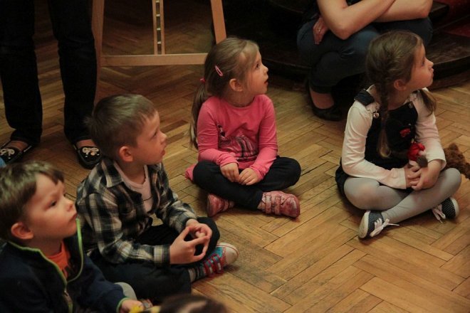 Przedszkolaki z „Krainy Misiów” na pouczającej wycieczce w Łomży [05.05.2016] - zdjęcie #66 - eOstroleka.pl