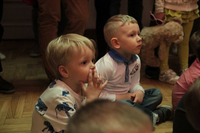 Przedszkolaki z „Krainy Misiów” na pouczającej wycieczce w Łomży [05.05.2016] - zdjęcie #54 - eOstroleka.pl