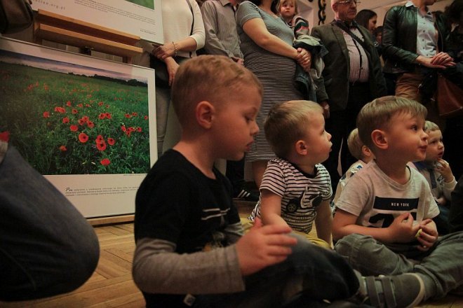 Przedszkolaki z „Krainy Misiów” na pouczającej wycieczce w Łomży [05.05.2016] - zdjęcie #49 - eOstroleka.pl
