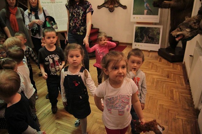 Przedszkolaki z „Krainy Misiów” na pouczającej wycieczce w Łomży [05.05.2016] - zdjęcie #47 - eOstroleka.pl