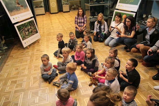 Przedszkolaki z „Krainy Misiów” na pouczającej wycieczce w Łomży [05.05.2016] - zdjęcie #32 - eOstroleka.pl