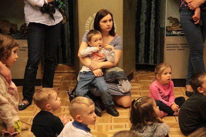 Przedszkolaki z „Krainy Misiów” na pouczającej wycieczce w Łomży [05.05.2016] - zdjęcie #18 - eOstroleka.pl