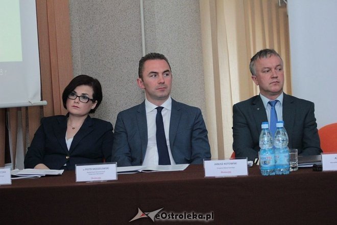 Debatowali o plusach i minusach podziału województwa mazowieckiego [09.05.2016] - zdjęcie #38 - eOstroleka.pl