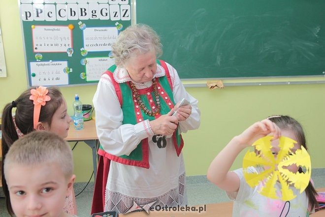 Dni Kultury Kurpiowskiej w SP nr 10 w Ostrołęce [10.05.2016] - zdjęcie #17 - eOstroleka.pl