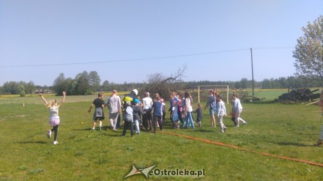 Pokaz sprzętu ratowniczo-gaśniczego w Szkole Podstawowej w Łączkach [11.05.2016] - zdjęcie #43 - eOstroleka.pl