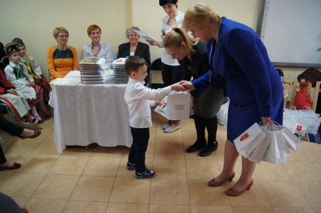 Olszewo-Borki: Mali ambasadorowie gwary kurpiowskiej [11.05.2016] - zdjęcie #15 - eOstroleka.pl