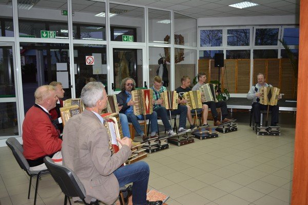 Łyse: Ludowe przeboje w brzmieniu harmonii pedałowej [12.05.2016] - zdjęcie #3 - eOstroleka.pl