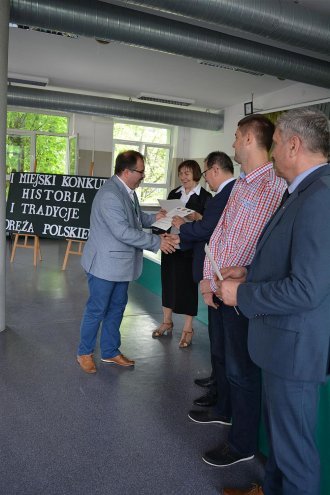 Konkurs o historii i tradycjach Oręża Polskiego w ZSZ nr 2 w Ostrołęce [13.05.2016] - zdjęcie #39 - eOstroleka.pl