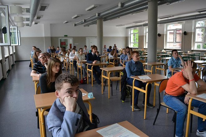 Konkurs o historii i tradycjach Oręża Polskiego w ZSZ nr 2 w Ostrołęce [13.05.2016] - zdjęcie #5 - eOstroleka.pl