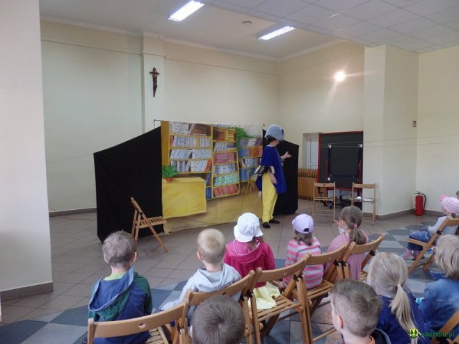 Spektakl „Sówka – mądra główka” dla dzieci z Chudka [13.05.2016] - zdjęcie #16 - eOstroleka.pl