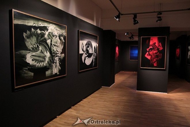 Wernisaż wystawy „Stanisław Ostoja-Kotkowski” w Muzeum Kultury Kurpiowskiej [13.05.2016] - zdjęcie #32 - eOstroleka.pl