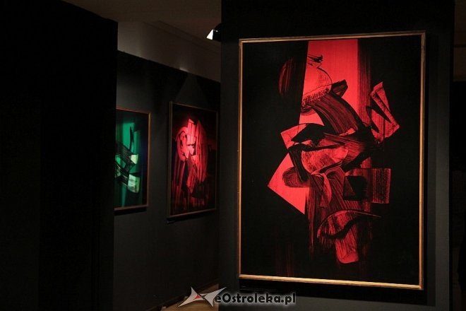 Wernisaż wystawy „Stanisław Ostoja-Kotkowski” w Muzeum Kultury Kurpiowskiej [13.05.2016] - zdjęcie #25 - eOstroleka.pl