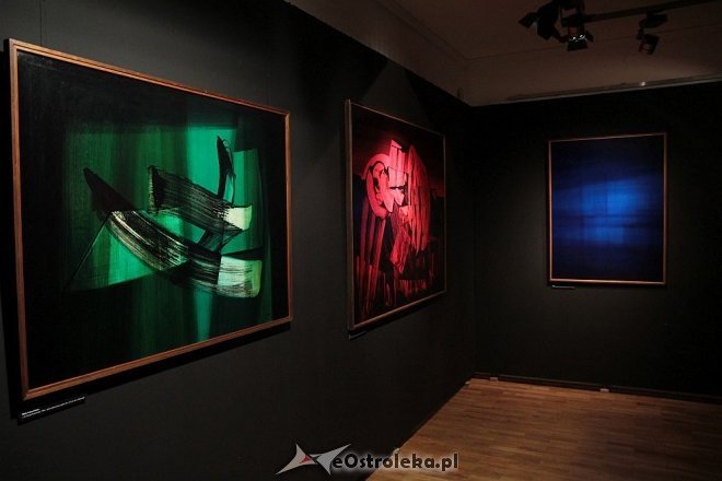 Wernisaż wystawy „Stanisław Ostoja-Kotkowski” w Muzeum Kultury Kurpiowskiej [13.05.2016] - zdjęcie #22 - eOstroleka.pl