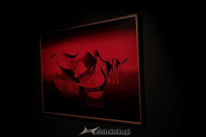 Wernisaż wystawy „Stanisław Ostoja-Kotkowski” w Muzeum Kultury Kurpiowskiej [13.05.2016] - zdjęcie #18 - eOstroleka.pl