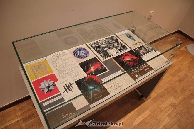 Wernisaż wystawy „Stanisław Ostoja-Kotkowski” w Muzeum Kultury Kurpiowskiej [13.05.2016] - zdjęcie #8 - eOstroleka.pl