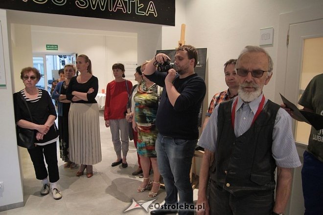 Wernisaż wystawy „Stanisław Ostoja-Kotkowski” w Muzeum Kultury Kurpiowskiej [13.05.2016] - zdjęcie #3 - eOstroleka.pl