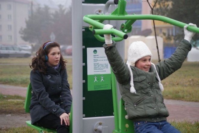 Siłownie pod chmurką w Ostrołęce (06.11.09) - zdjęcie #26 - eOstroleka.pl