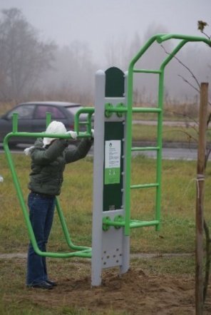 Siłownie pod chmurką w Ostrołęce (06.11.09) - zdjęcie #20 - eOstroleka.pl