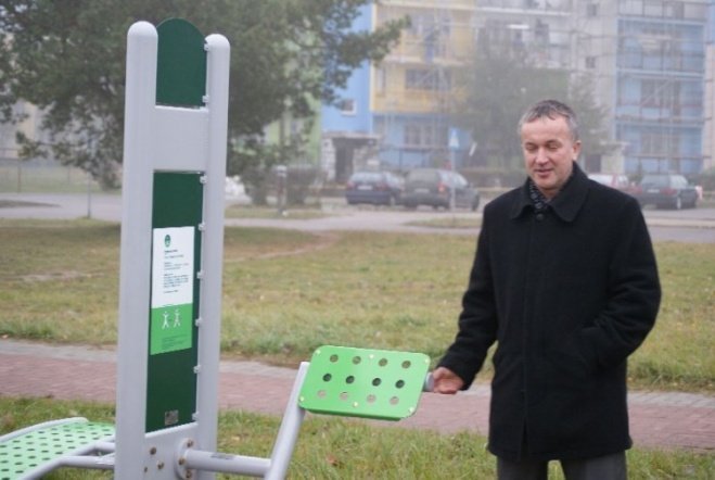 Siłownie pod chmurką w Ostrołęce (06.11.09) - zdjęcie #18 - eOstroleka.pl