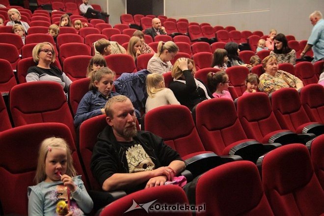 Ekologiczni Jaś i Małgosia w spektaklu dla dzieci przygotowanym przez OTBS [14.05.2016] - zdjęcie #1 - eOstroleka.pl