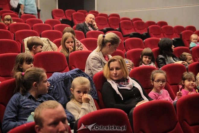 Ekologiczni Jaś i Małgosia w spektaklu dla dzieci przygotowanym przez OTBS [14.05.2016] - zdjęcie #2 - eOstroleka.pl
