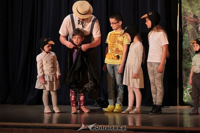 Ekologiczni Jaś i Małgosia w spektaklu dla dzieci przygotowanym przez OTBS [14.05.2016] - zdjęcie #34 - eOstroleka.pl