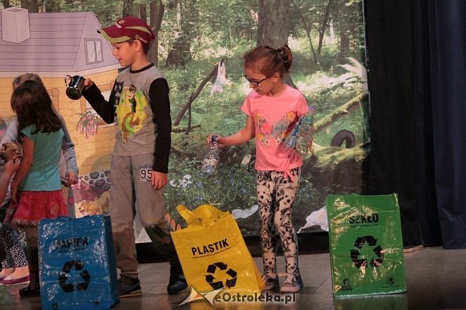 Ekologiczni Jaś i Małgosia w spektaklu dla dzieci przygotowanym przez OTBS [14.05.2016] - zdjęcie #5 - eOstroleka.pl