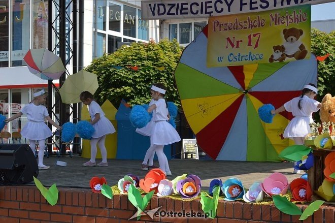 Przedszkolny Festiwal Tańca z „Krainą Misiów” [20.05.2016] - zdjęcie #64 - eOstroleka.pl