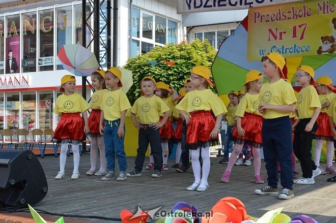 Przedszkolny Festiwal Tańca z „Krainą Misiów” [20.05.2016] - zdjęcie #15 - eOstroleka.pl
