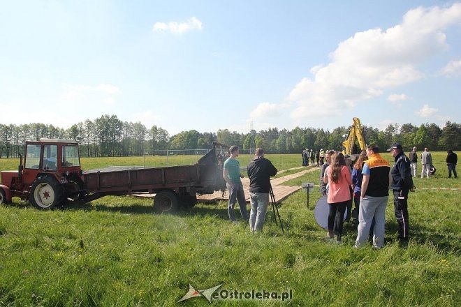 Mieszkańcy Białobieli zablokowali budowę linii energetycznej 400 kV [19.05.2016] - zdjęcie #1 - eOstroleka.pl