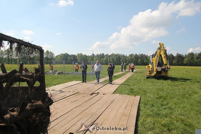 Mieszkańcy Białobieli zablokowali budowę linii energetycznej 400 kV [19.05.2016] - zdjęcie #7 - eOstroleka.pl