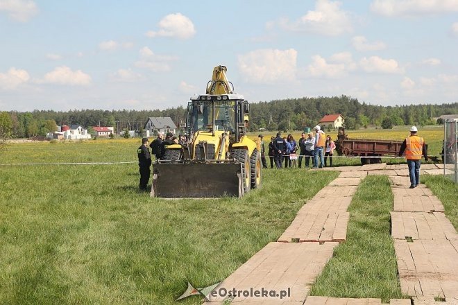 Mieszkańcy Białobieli zablokowali budowę linii energetycznej 400 kV [19.05.2016] - zdjęcie #22 - eOstroleka.pl