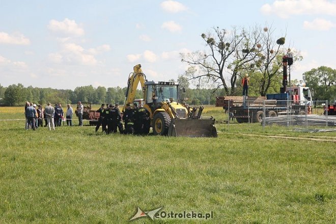 Mieszkańcy Białobieli zablokowali budowę linii energetycznej 400 kV [19.05.2016] - zdjęcie #25 - eOstroleka.pl