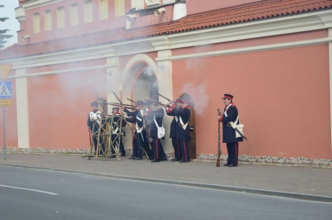 Inscenizacja obrony klasztoru w Ostrołęce [21.05.2016] - zdjęcie #79 - eOstroleka.pl