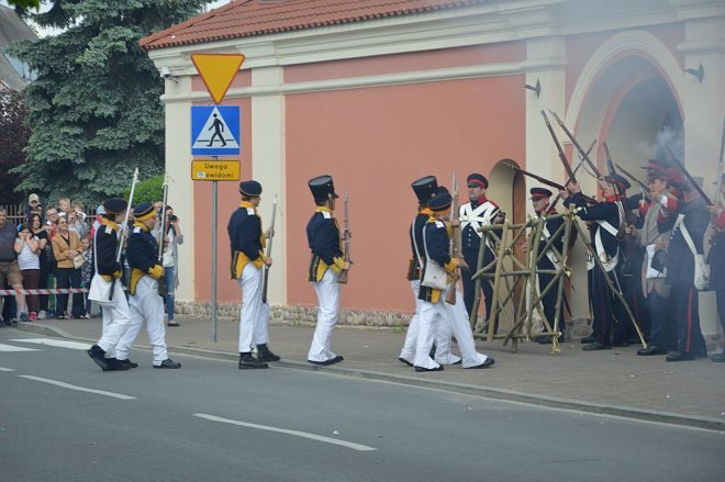 Inscenizacja obrony klasztoru w Ostrołęce [21.05.2016] - zdjęcie #82 - eOstroleka.pl