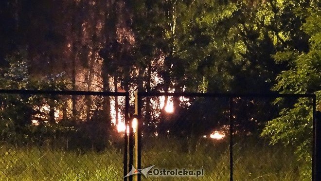 Ostrołęka: Potężny wybuch na stacji paliw. Płonie kilka tysięcy litrów gazu [21.05.2016] - zdjęcie #48 - eOstroleka.pl
