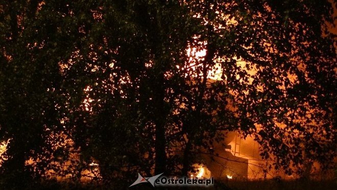 Ostrołęka: Potężny wybuch na stacji paliw. Płonie kilka tysięcy litrów gazu [21.05.2016] - zdjęcie #56 - eOstroleka.pl