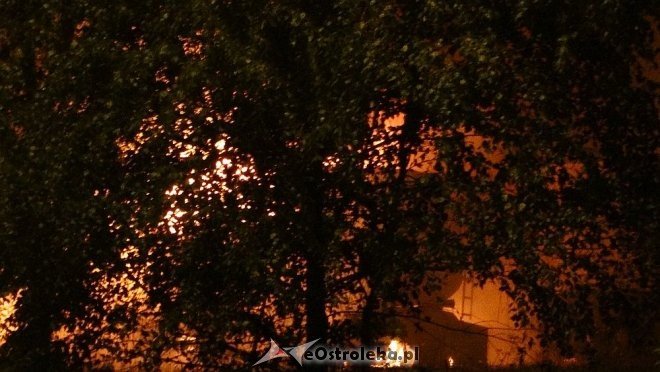 Ostrołęka: Potężny wybuch na stacji paliw. Płonie kilka tysięcy litrów gazu [21.05.2016] - zdjęcie #57 - eOstroleka.pl