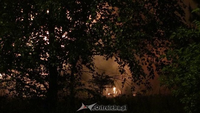Ostrołęka: Potężny wybuch na stacji paliw. Płonie kilka tysięcy litrów gazu [21.05.2016] - zdjęcie #59 - eOstroleka.pl