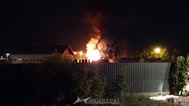 Ostrołęka: Potężny wybuch na stacji paliw. Płonie kilka tysięcy litrów gazu [21.05.2016] - zdjęcie #67 - eOstroleka.pl